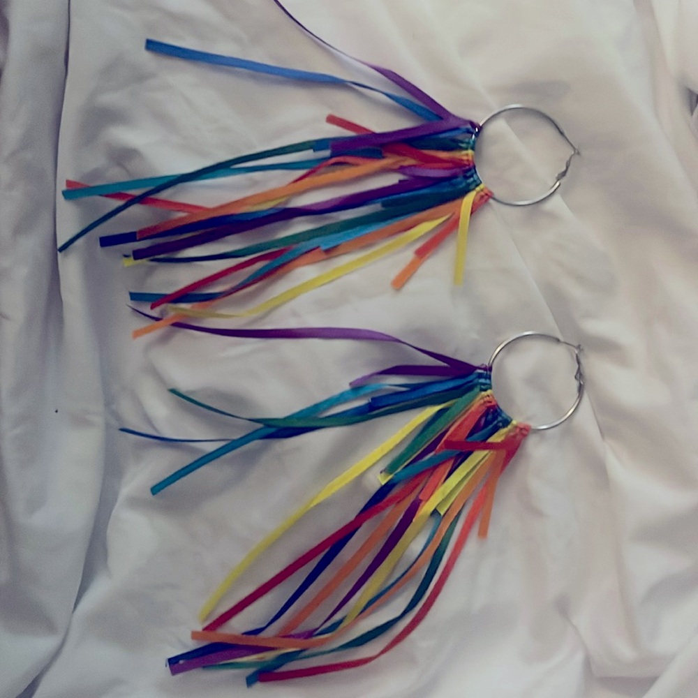 Super fun rainbow earrings. Never been worn